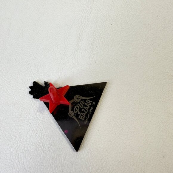 GenCon 2019 Pin Bazaar Enamel Pin With Vibrant Sci-Fi Design & Rubber Backing - Picture 4 of 7